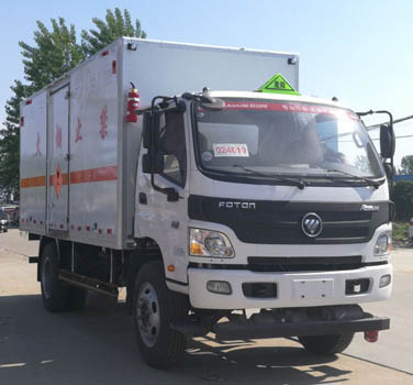 程力威牌CLW5129XRGB5易燃固體廂式運(yùn)輸車公告圖片