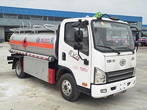 程力威牌CLW5070GJYC5加油車公告圖片