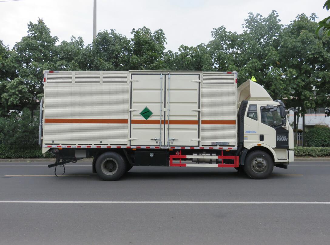 常奇牌ZQS5181TQPXF5氣瓶運(yùn)輸車公告圖片