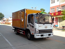 程力威牌CLW5045XZWC5雜項(xiàng)危險物品廂式運(yùn)輸車公告圖片