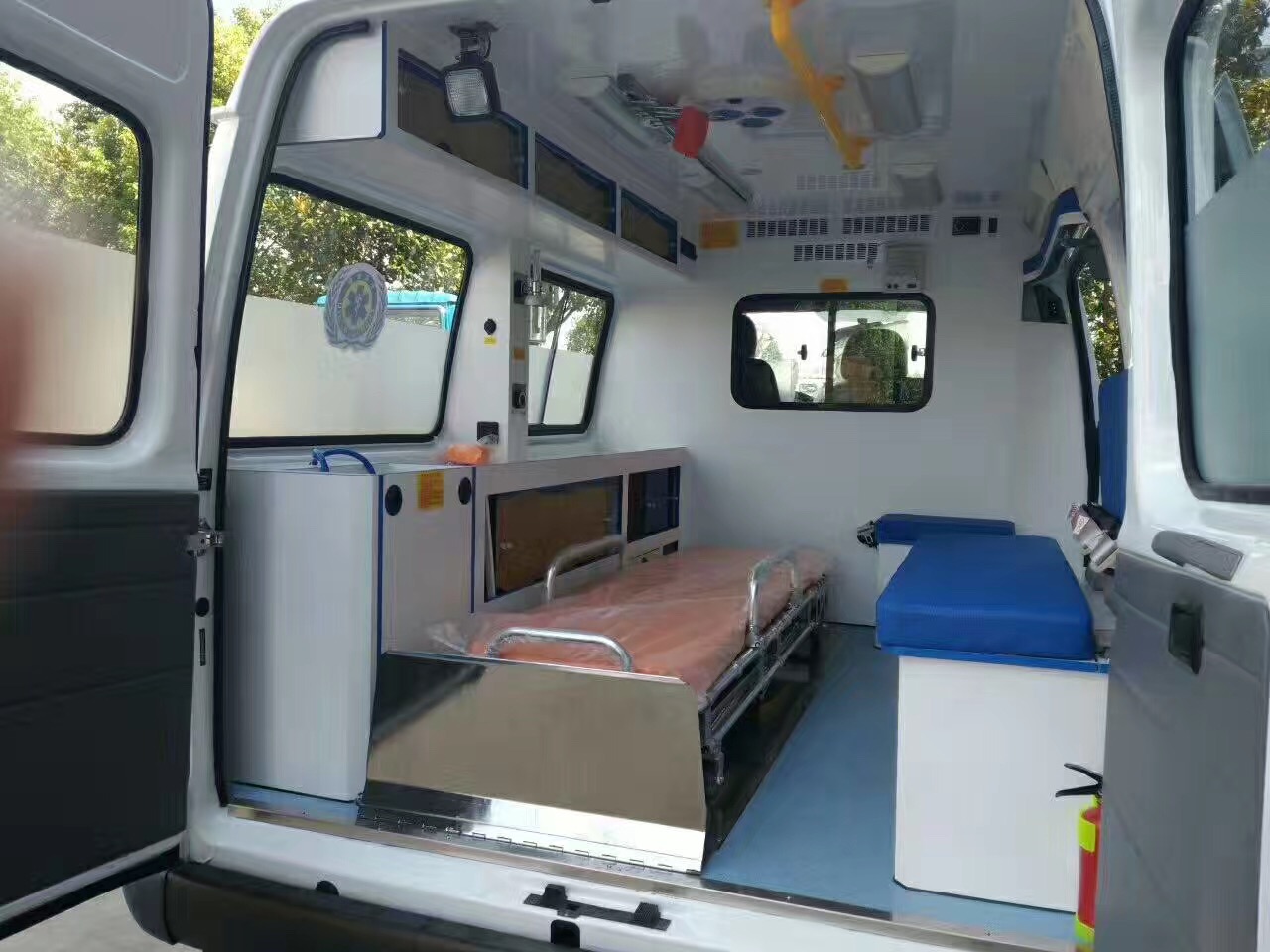 多士星牌JHW5035XJH救護(hù)車公告圖片