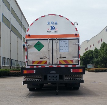 明欣牌NMX5250GDYN低溫液體運(yùn)輸車公告圖片