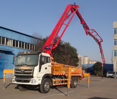 福田牌BJ5215THB-FA混凝土泵车公告图片