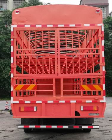 乘龍牌LZ5320CCQH7FB畜禽運輸車公告圖片