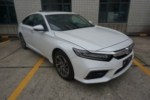 轿车