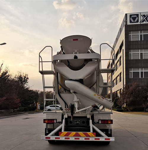 徐工牌XZS5257GJBBM混凝土攪拌運(yùn)輸車公告圖片