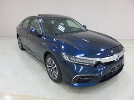 混合动力轿车