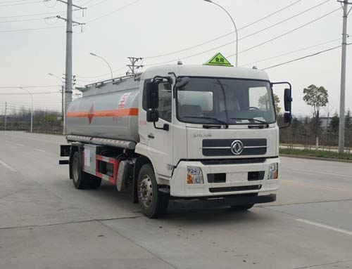 專(zhuān)威牌HTW5180GYYDC6運(yùn)油車(chē)公告圖片