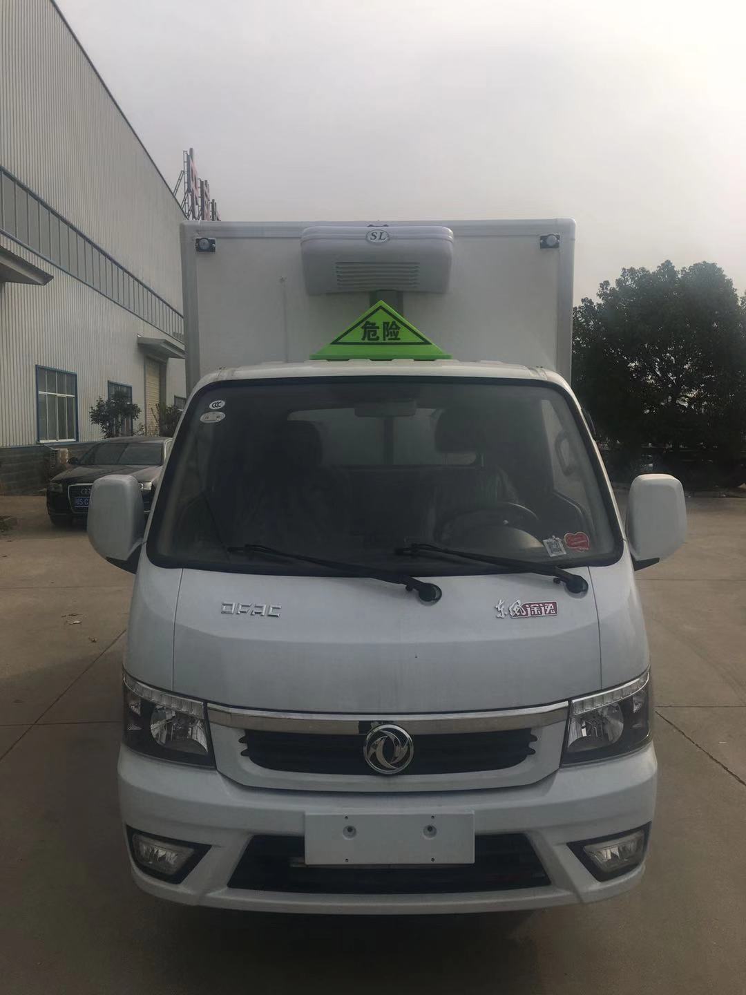 楚韻牌EZW5033XYY6醫(yī)療廢物轉(zhuǎn)運(yùn)車公告圖片
