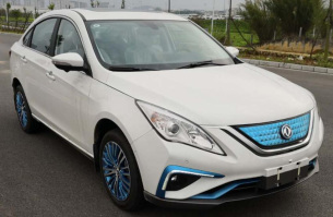 东风牌LZ7004SLAEV型纯电动轿车