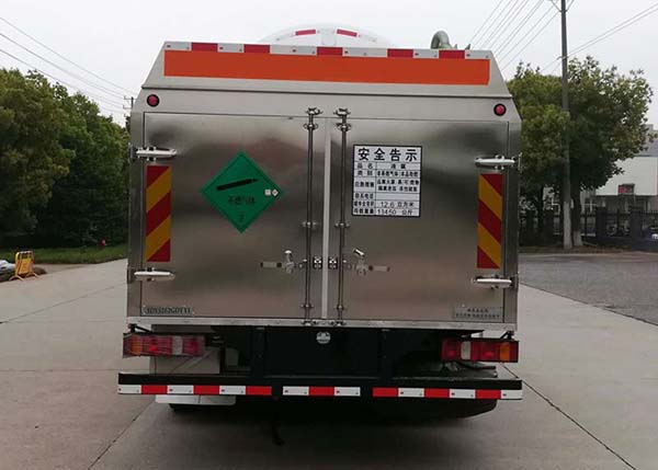 圣達(dá)因牌SDY5262GDYY1低溫液體運(yùn)輸車公告圖片