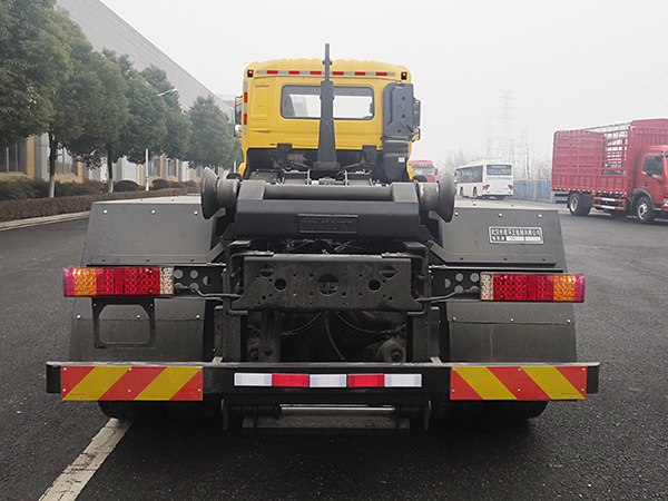 皇冠牌WZJ5250ZXXE6车厢可卸式垃圾车公告图片
