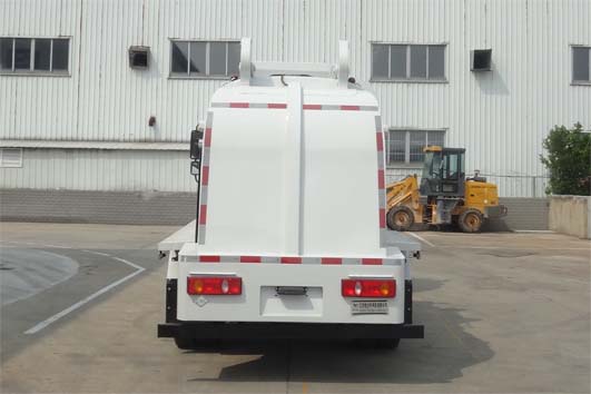 悅達(dá)牌YD5083TCADFNG6餐廚垃圾車公告圖片
