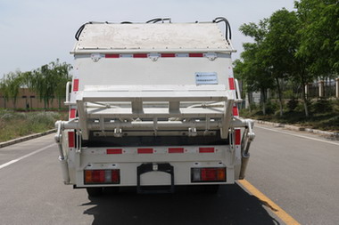 高漠牌GSK5070ZYSQ6壓縮式垃圾車公告圖片