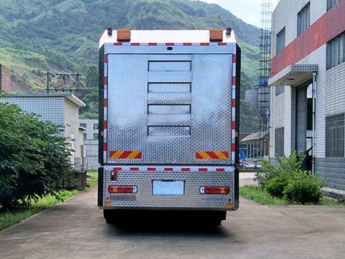 龍吸水牌FLG5150TPS63Z大流量排水搶險(xiǎn)車公告圖片