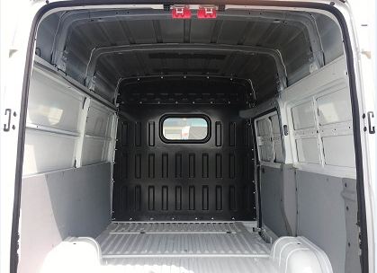 依維柯牌NJ5046XXYQA廂式運(yùn)輸車公告圖片