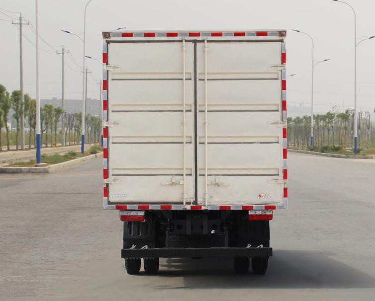 東風(fēng)牌EQ5121XXY8CDEAC廂式運(yùn)輸車(chē)公告圖片