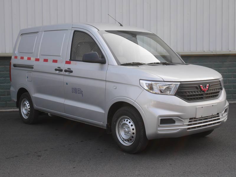 五菱牌LZW5021XXYEM6A廂式運(yùn)輸車公告圖片