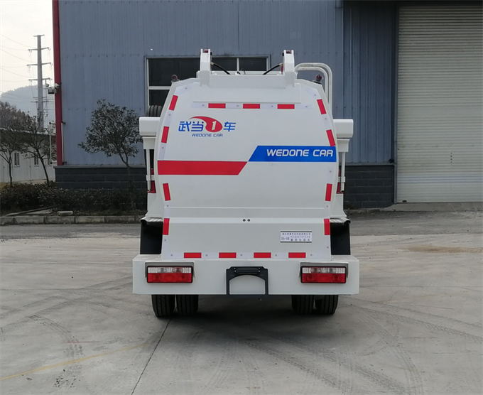 武当一车牌HEQ5070TCA6餐厨垃圾车公告图片