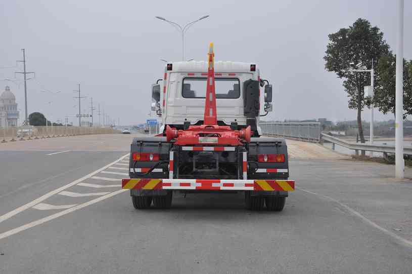 金銀湖牌WFA5180ZXXEE6車廂可卸式垃圾車公告圖片