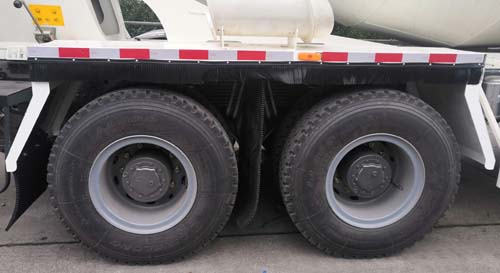 潤宇達牌YXA5310GJB11混凝土攪拌運輸車公告圖片