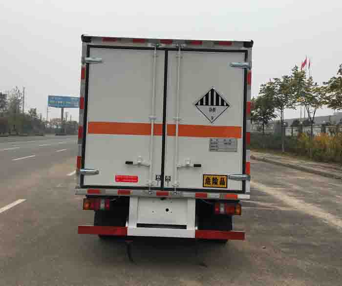 炎帝牌SZD5041XZWJ6杂项危险物品厢式运输车公告图片