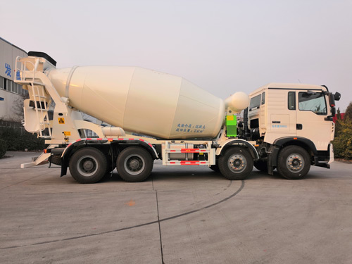 潤宇達(dá)牌YXA5310GJB10混凝土攪拌運(yùn)輸車公告圖片