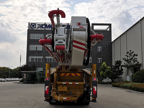 徐工牌XZS5440THBS1混凝土泵车公告图片