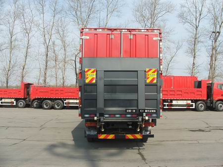 解放牌CA5160XXYP62K1L4A1E5廂式運(yùn)輸車公告圖片