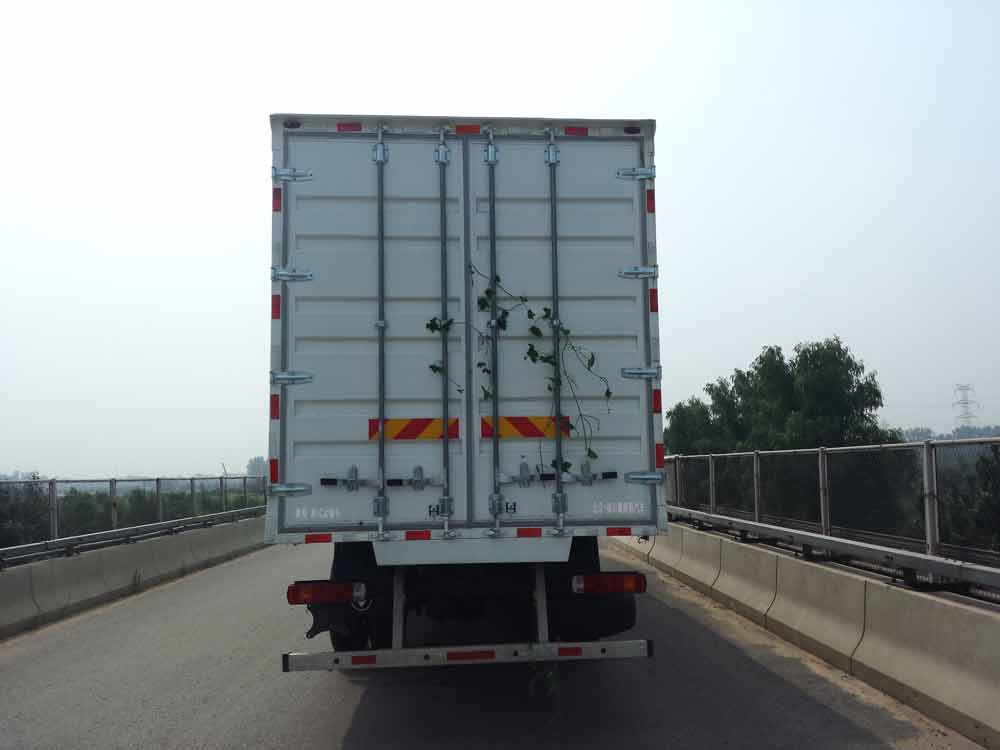 歐曼牌BJ5259XXY-AC廂式運(yùn)輸車公告圖片