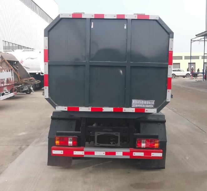 浩天星運(yùn)牌HTX5045ZZZBL6自裝卸式垃圾車公告圖片