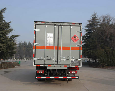 春星牌ZZT5101XRY-6易燃液體廂式運(yùn)輸車公告圖片