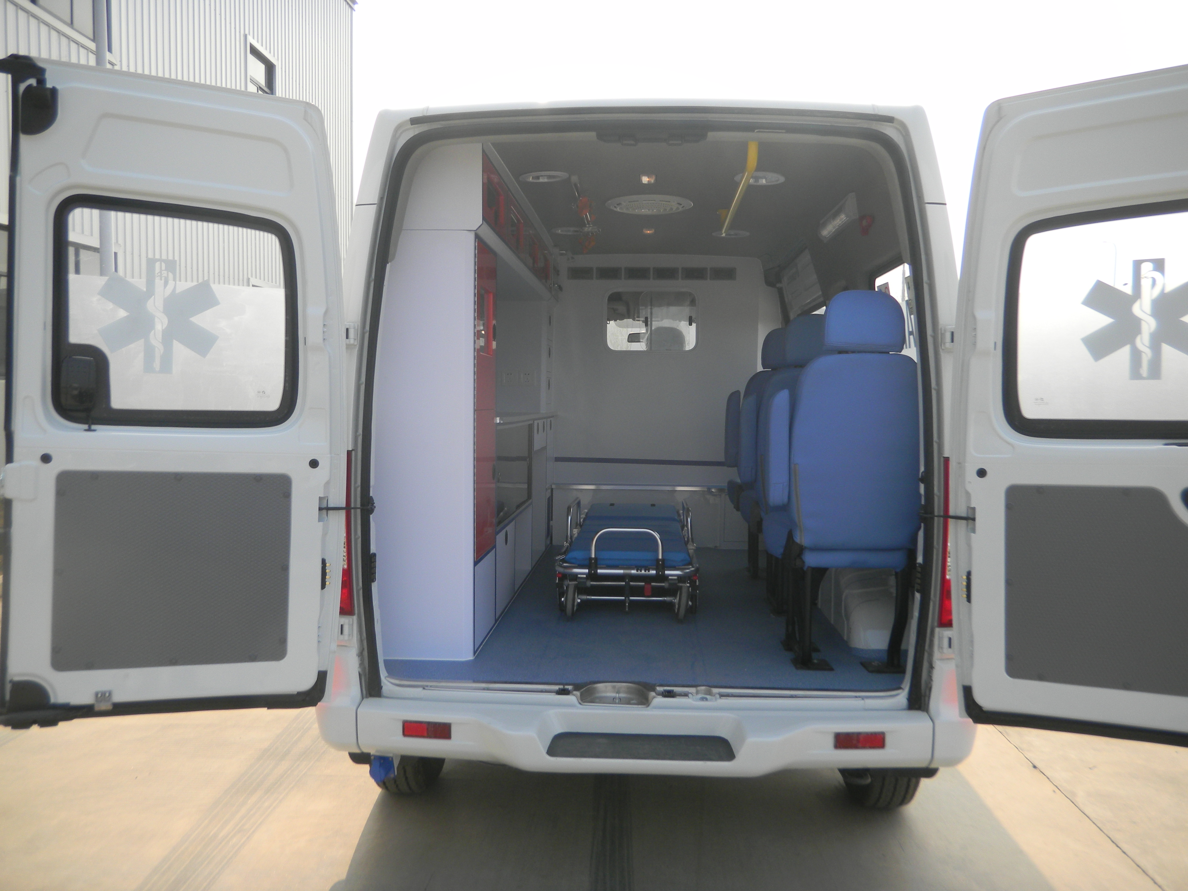 亞寧牌NW5045XJH6救護(hù)車公告圖片