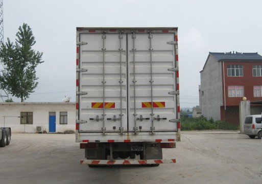 豪沃牌ZZ5187XXYN711GE1廂式運(yùn)輸車公告圖片