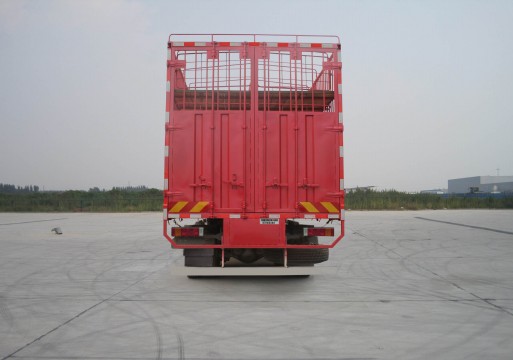 豪沃牌ZZ5187CCQK501GE1畜禽運輸車公告圖片