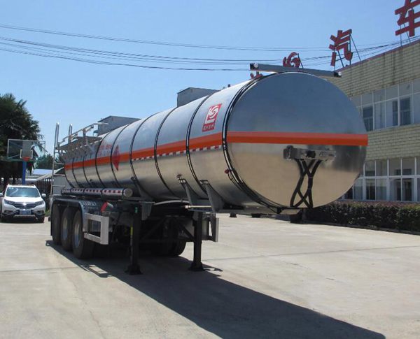 醒狮牌10.8米32.7吨3轴易燃液体罐式运输半挂车(SLS9401GRYD)