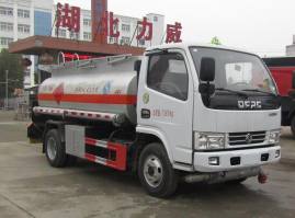 运油车