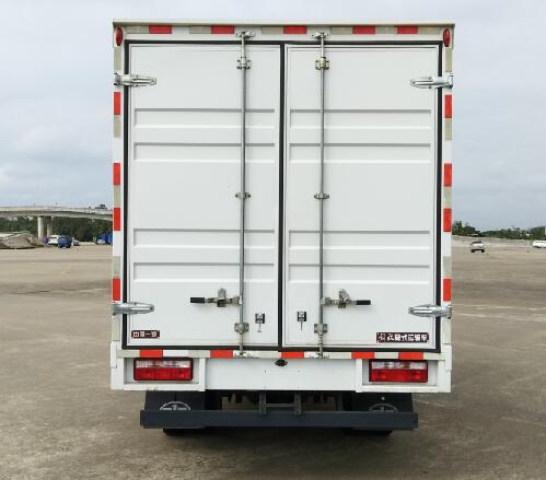 解放牌CA5040XXYP40K61L2E5A84廂式運(yùn)輸車(chē)公告圖片