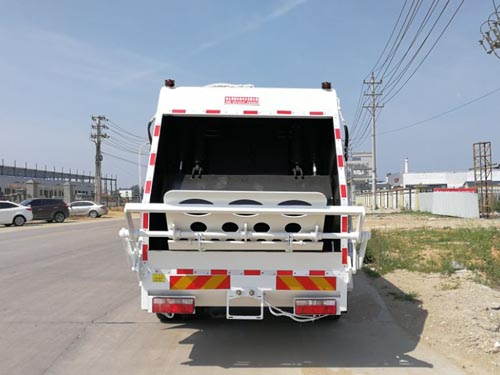 东风股份多利卡D9 EZW5165ZYSE压缩式垃圾车公告图片