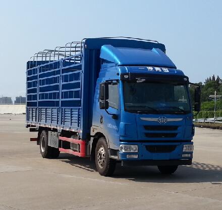 解放牌CA5180CCYPK62L4E5A85倉(cāng)柵式運(yùn)輸車公告圖片