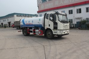 洒水车