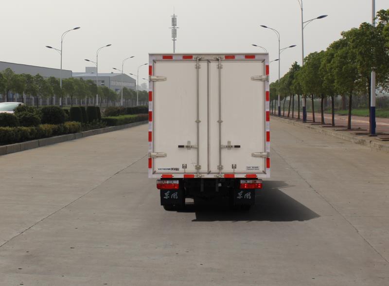 東風(fēng)牌EQ5030XXY16QEAC廂式運輸車公告圖片