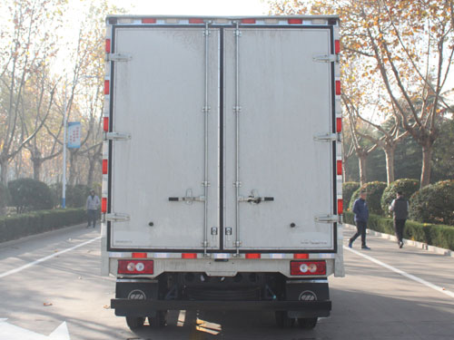 福田牌BJ5046XXY9JDA-02廂式運(yùn)輸車公告圖片