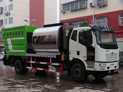 程力威牌CLW5180TFCC6同步碎石封層車公告圖片