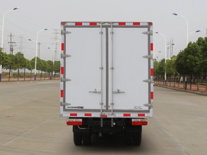 東風(fēng)牌EQ5031XLC16NCAC冷藏車公告圖片