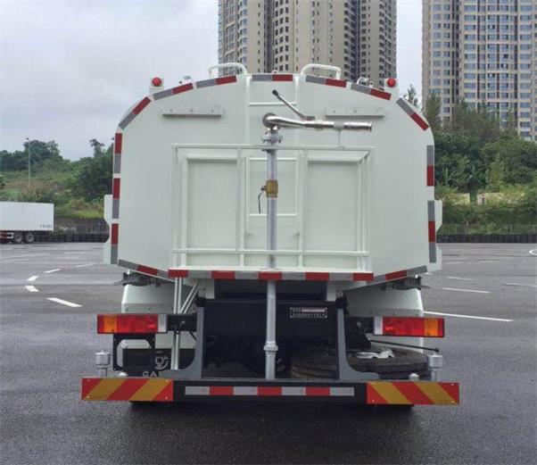 重特牌QYZ5182GSS6洒水车公告图片
