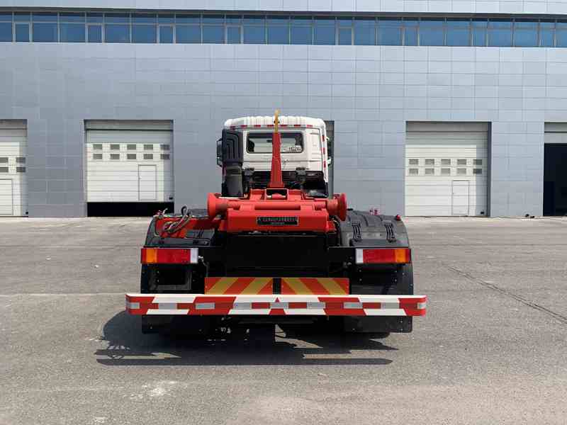 馳遠(yuǎn)牌BSP5252ZXX車廂可卸式垃圾車公告圖片