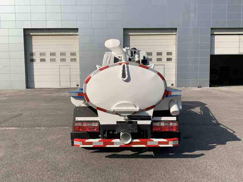 馳遠(yuǎn)牌BSP5044GXE吸糞車(chē)公告圖片