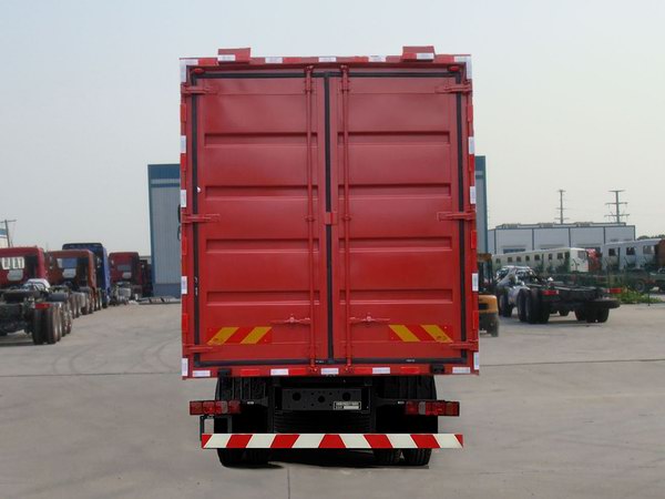 豪瀚牌ZZ5185XYKK5613F1翼開(kāi)啟廂式車(chē)公告圖片