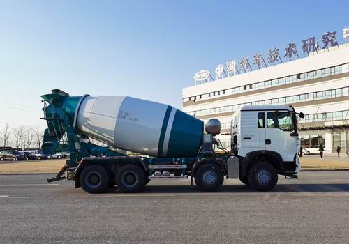 豪沃牌ZZ5317GJBN306GF1H混凝土攪拌運輸車公告圖片
